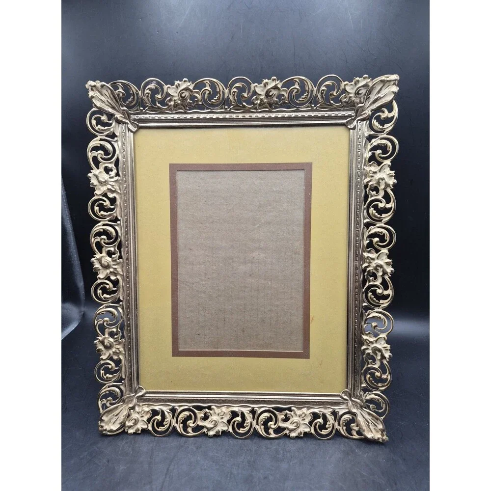 Vintage Ornate Hollywood Regency Gold Metal Filigree Floral 5x7 Picture Frame